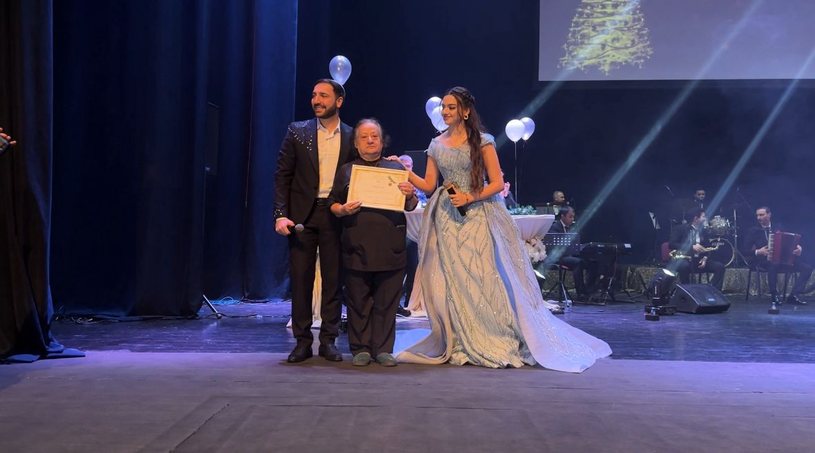 В Гянджинской государственной филармонии состоялась праздничная программа "В Новый год - вместе с нами" (ФОТО)