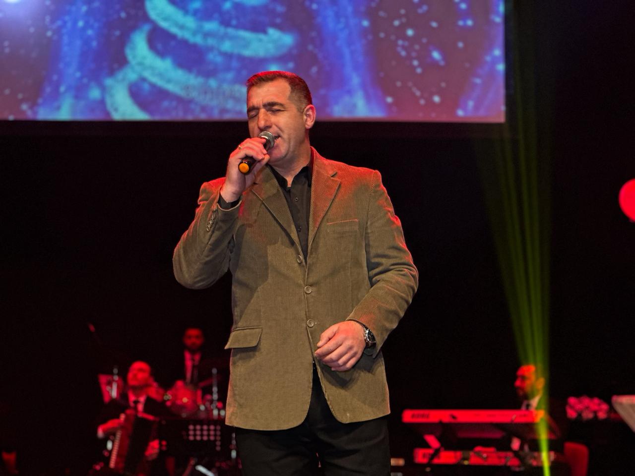 В Гянджинской государственной филармонии состоялась праздничная программа "В Новый год - вместе с нами" (ФОТО)