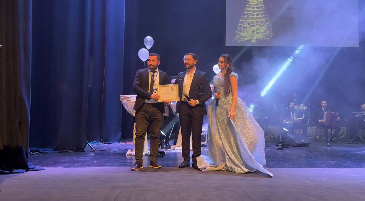 В Гянджинской государственной филармонии состоялась праздничная программа "В Новый год - вместе с нами" (ФОТО)