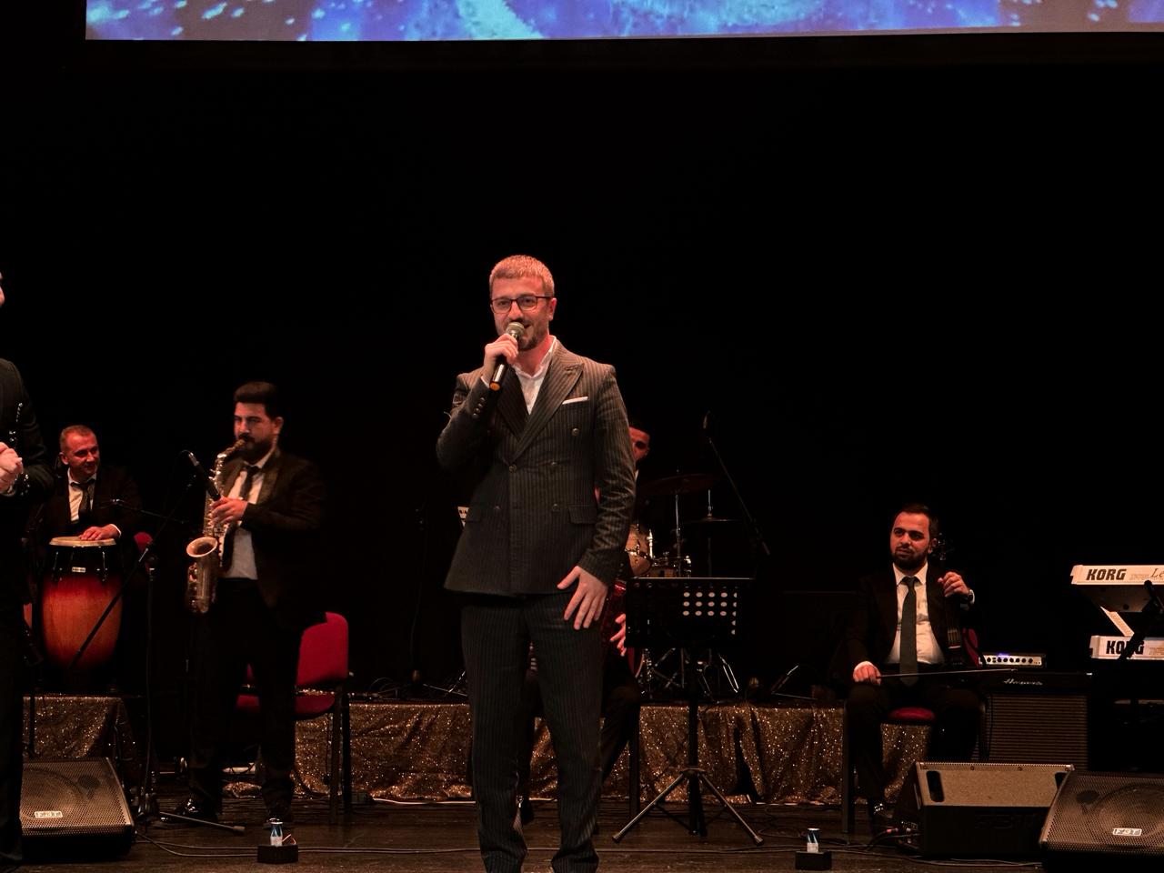 В Гянджинской государственной филармонии состоялась праздничная программа "В Новый год - вместе с нами" (ФОТО)