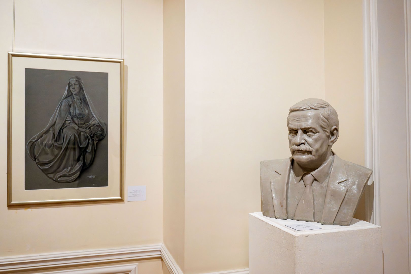 Состоялось открытие выставки, посвящённой 25-летию Азербайджанской академии художеств (ФОТО)