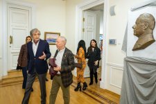 Состоялось открытие выставки, посвящённой 25-летию Азербайджанской академии художеств (ФОТО)