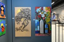 Руководитель Баку Медиа Центра Арзу Алиева и Алена Алиева посетили выставку «10 лет жизни в красках» (ФОТО)