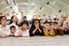 Эмин Агаларов организовал для воспитанников детских домов новогодний праздник (ФОТО)