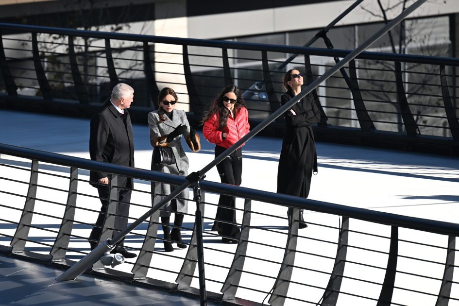 Президент Ильхам Алиев и Первая леди Мехрибан Алиева посетили «Баку Белый город» (ФОТО/ВИДЕО)