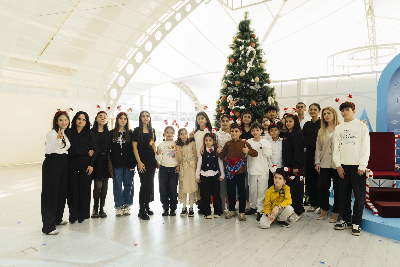 Эмин Агаларов организовал для воспитанников детских домов новогодний праздник (ФОТО)