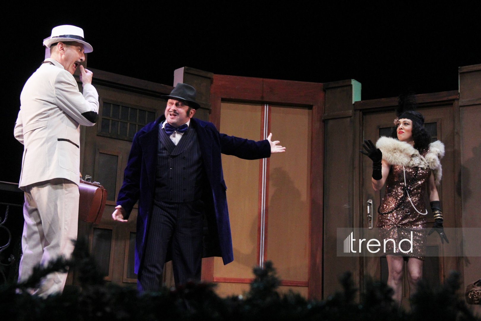 Шикарная премьера в Азербайджанском русском драмтеатре - "Ключ от чемодана с кирпичами" покорил всех! (ФОТО)