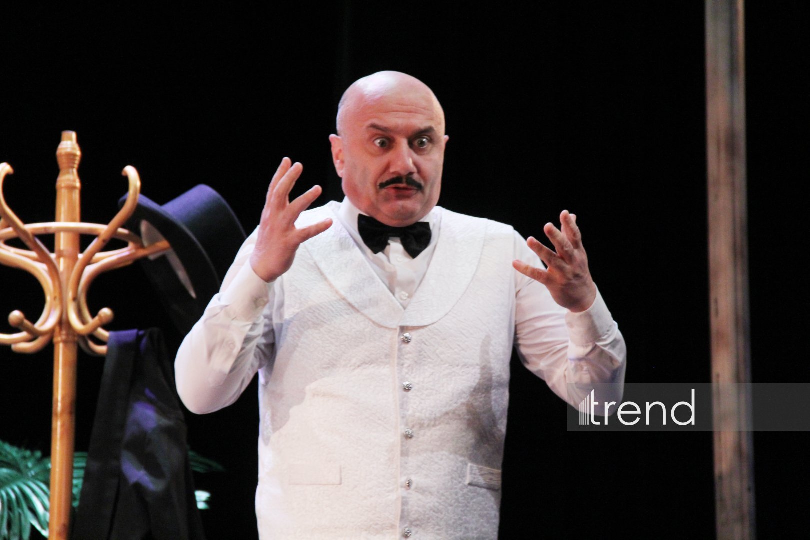 Шикарная премьера в Азербайджанском русском драмтеатре - "Ключ от чемодана с кирпичами" покорил всех! (ФОТО)