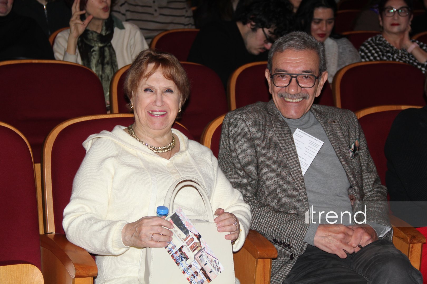 Шикарная премьера в Азербайджанском русском драмтеатре - "Ключ от чемодана с кирпичами" покорил всех! (ФОТО)