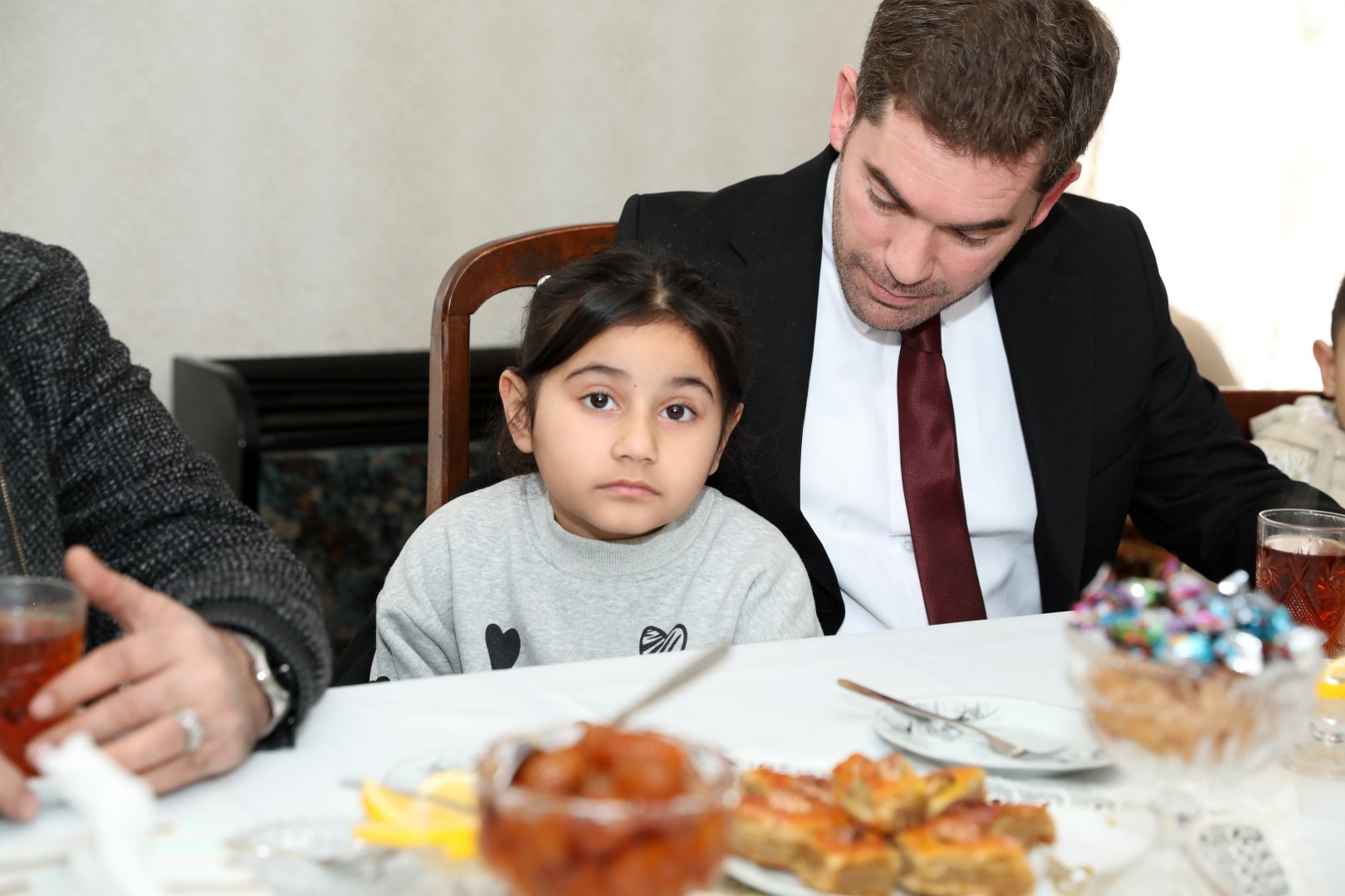 PASHA Holding предоставил праздничные подарки семьям шехидов (ФОТО)