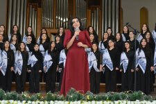 Фархад Бадалбейли отметил день рождения вместе со студентами Бакинской музыкальной академии (ФОТО)