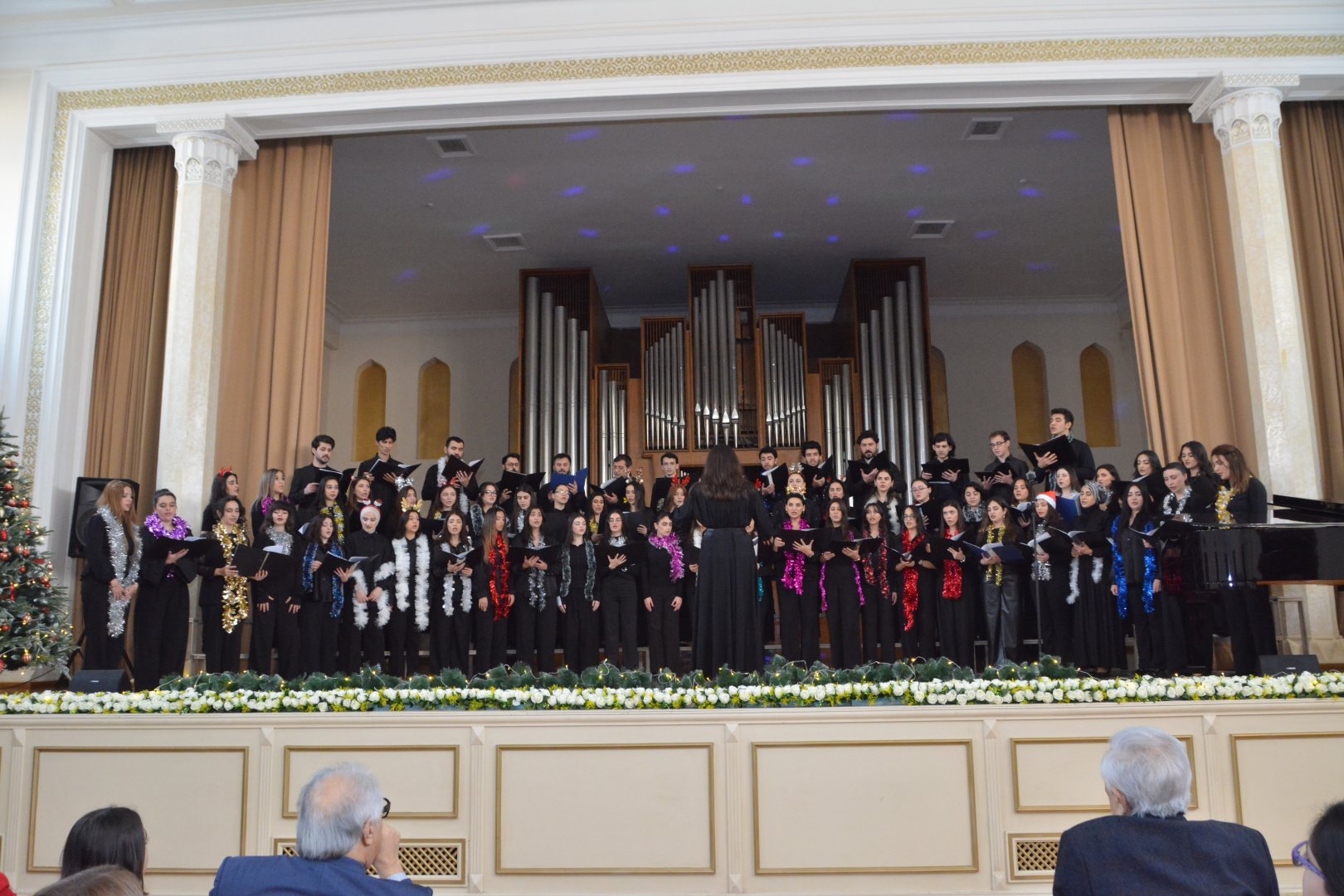 Фархад Бадалбейли отметил день рождения вместе со студентами Бакинской музыкальной академии (ФОТО)