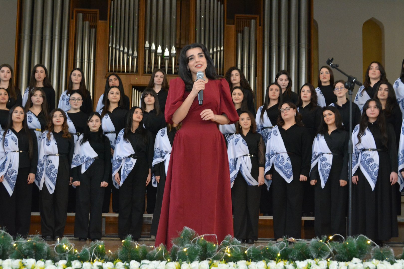 Фархад Бадалбейли отметил день рождения вместе со студентами Бакинской музыкальной академии (ФОТО)