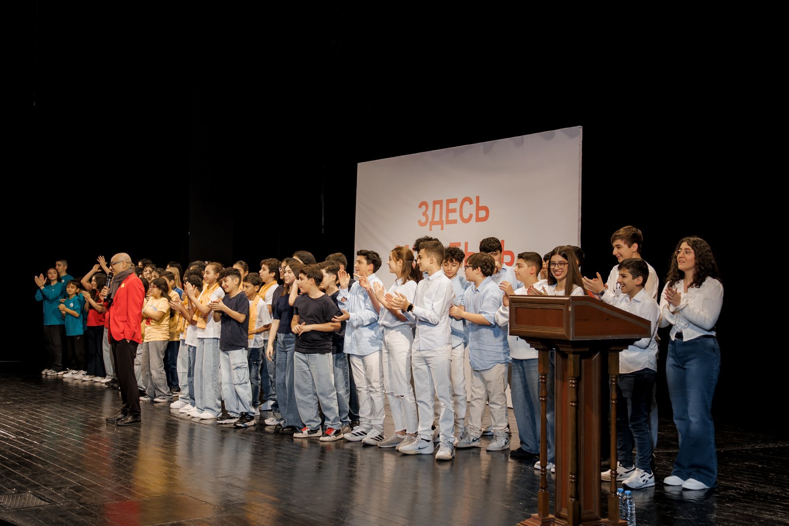 В Баку разгорелась битва смеха и креатива Юниор Лиги КВН сезона 2025–2026 (ФОТО)