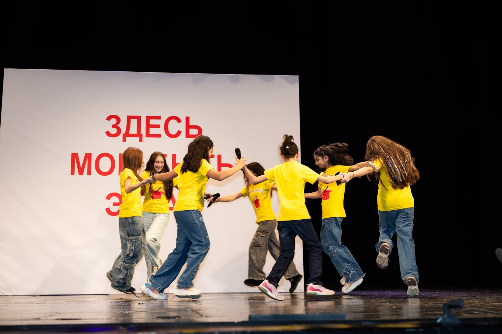 В Баку разгорелась битва смеха и креатива Юниор Лиги КВН сезона 2025–2026 (ФОТО)