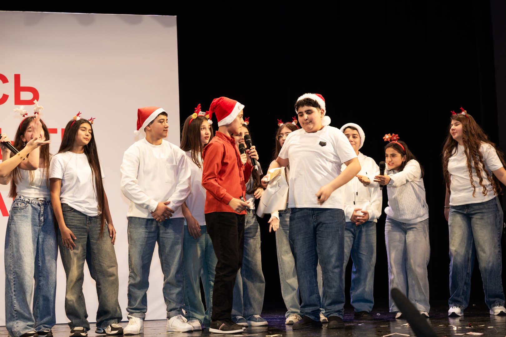 В Баку разгорелась битва смеха и креатива Юниор Лиги КВН сезона 2025–2026 (ФОТО)