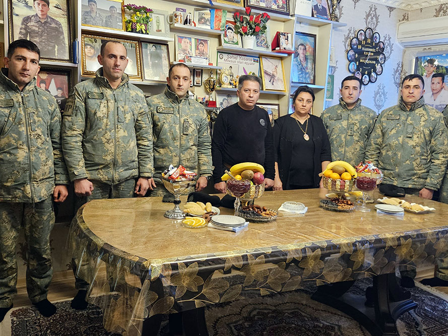 В Азербайджанской армии отмечены День солидарности азербайджанцев мира и Новый год (ФОТО)