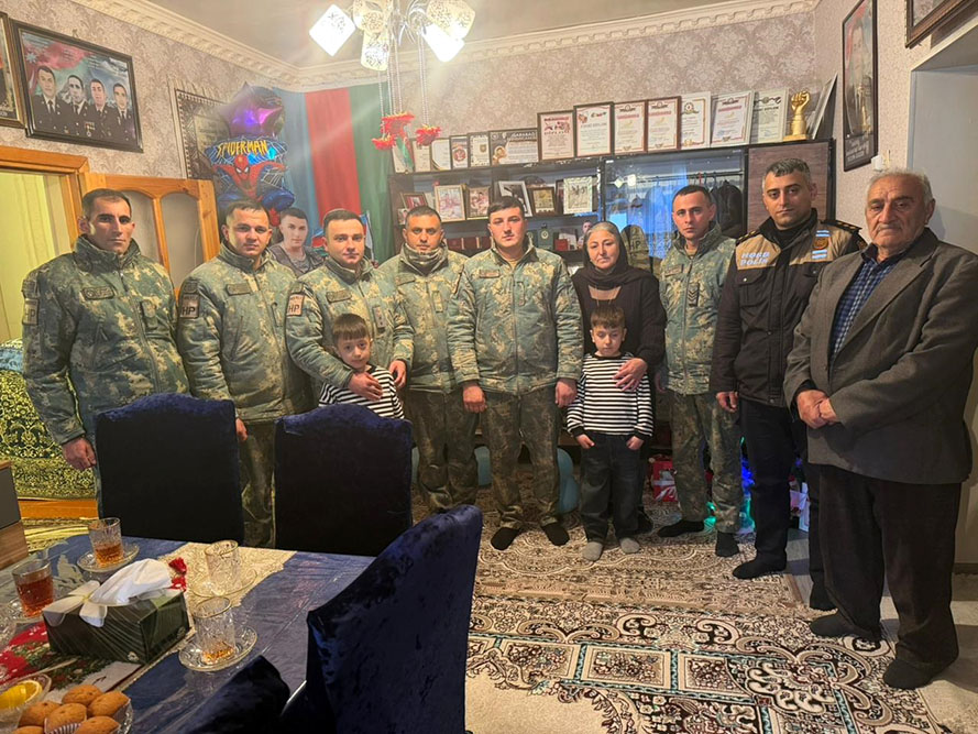 В Азербайджанской армии отмечены День солидарности азербайджанцев мира и Новый год (ФОТО)