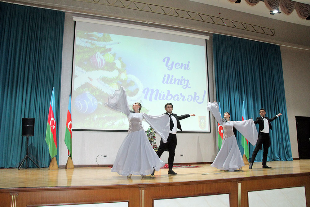 В Азербайджанской армии отмечены День солидарности азербайджанцев мира и Новый год (ФОТО)