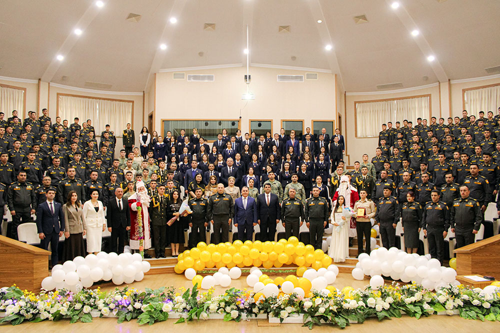В Азербайджанской армии отмечены День солидарности азербайджанцев мира и Новый год (ФОТО)