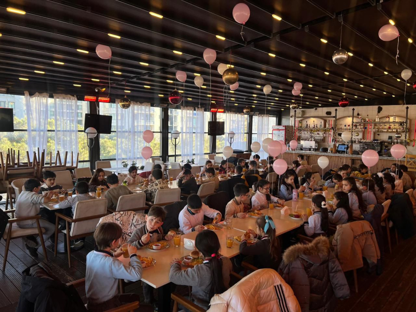 По инициативе вице-президента Фонда Гейдара Алиева Лейлы Алиевой в Бакинском зоологическом парке организовано праздничное мероприятие для детей (ФОТО)