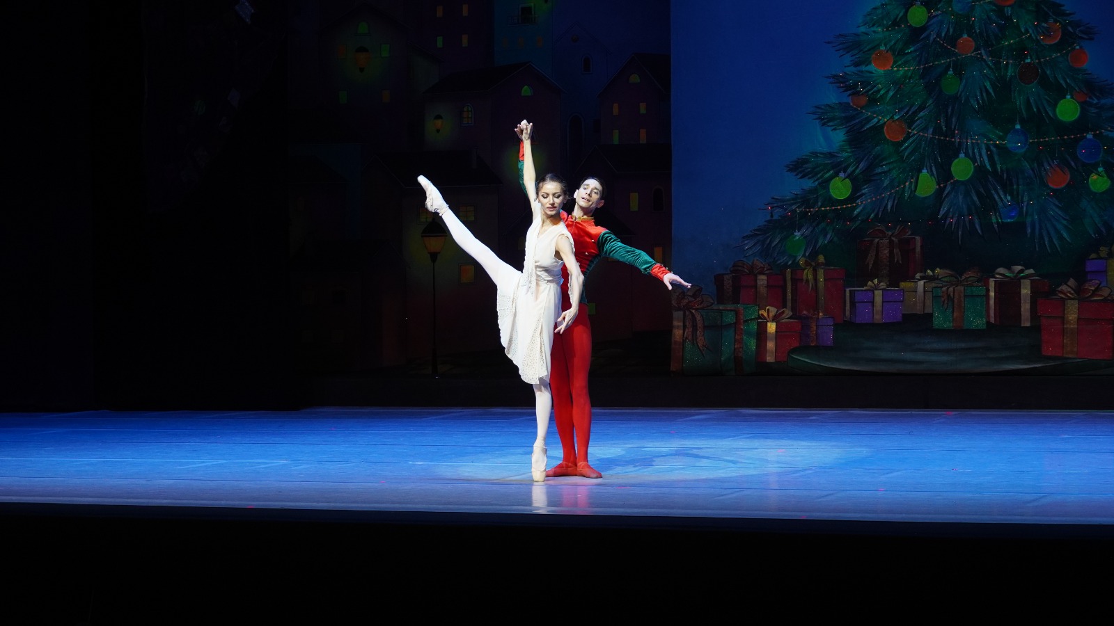 Новый год в Баку - фантастические танцы, торжество добра и исполнение заветных желаний (ФОТО)