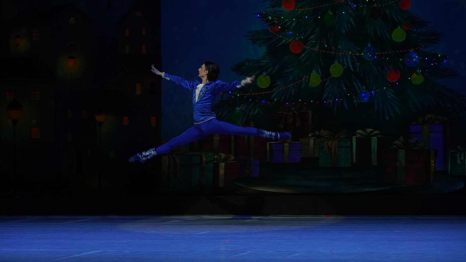 Новый год в Баку - фантастические танцы, торжество добра и исполнение заветных желаний (ФОТО)