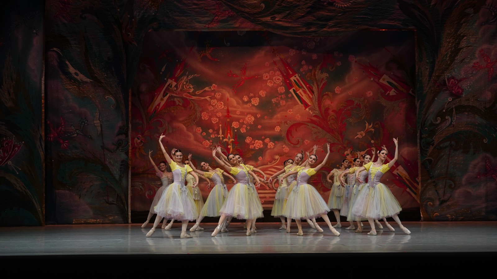 Новый год в Баку - фантастические танцы, торжество добра и исполнение заветных желаний (ФОТО)