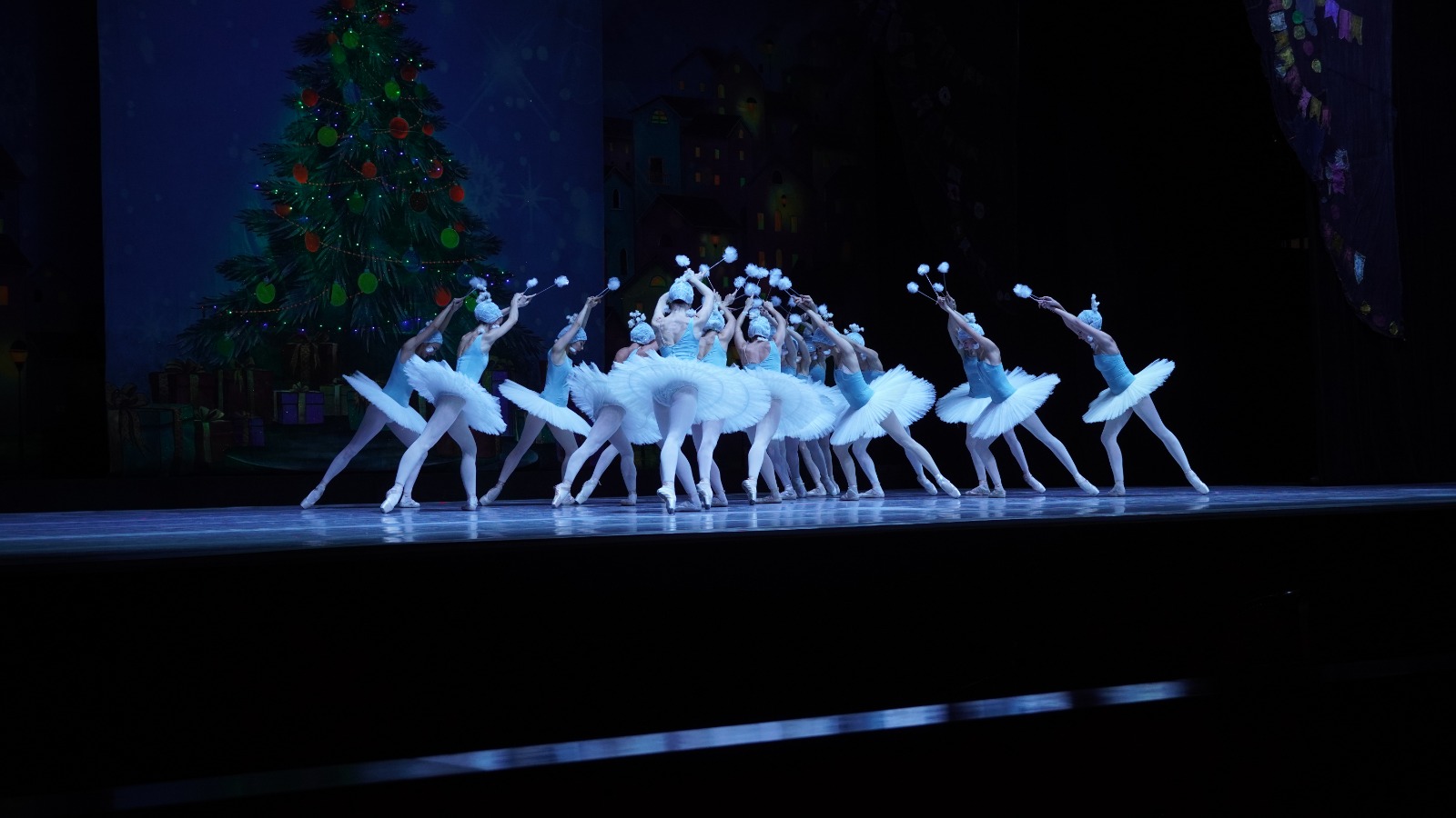 Новый год в Баку - фантастические танцы, торжество добра и исполнение заветных желаний (ФОТО)