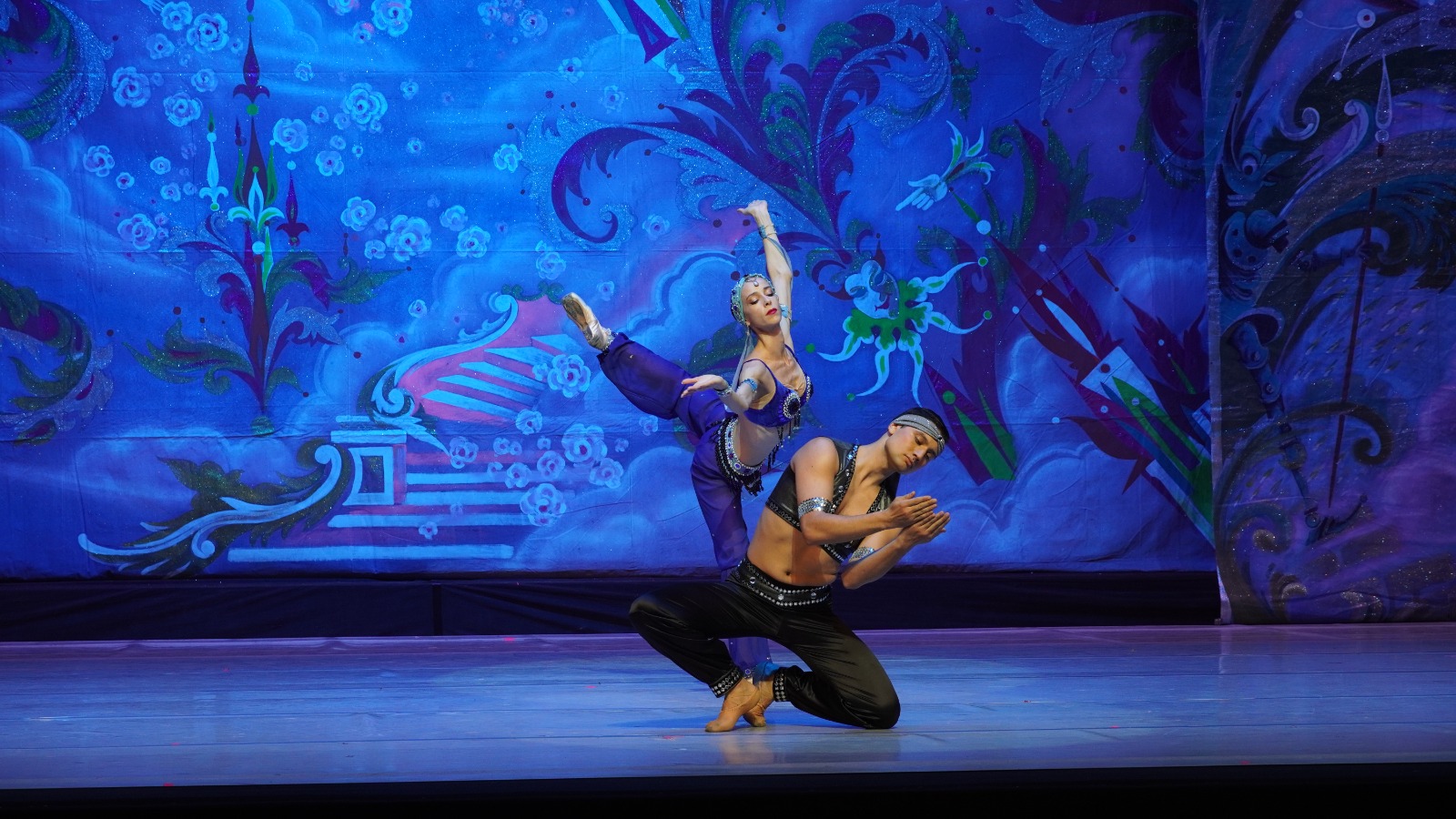 Новый год в Баку - фантастические танцы, торжество добра и исполнение заветных желаний (ФОТО)