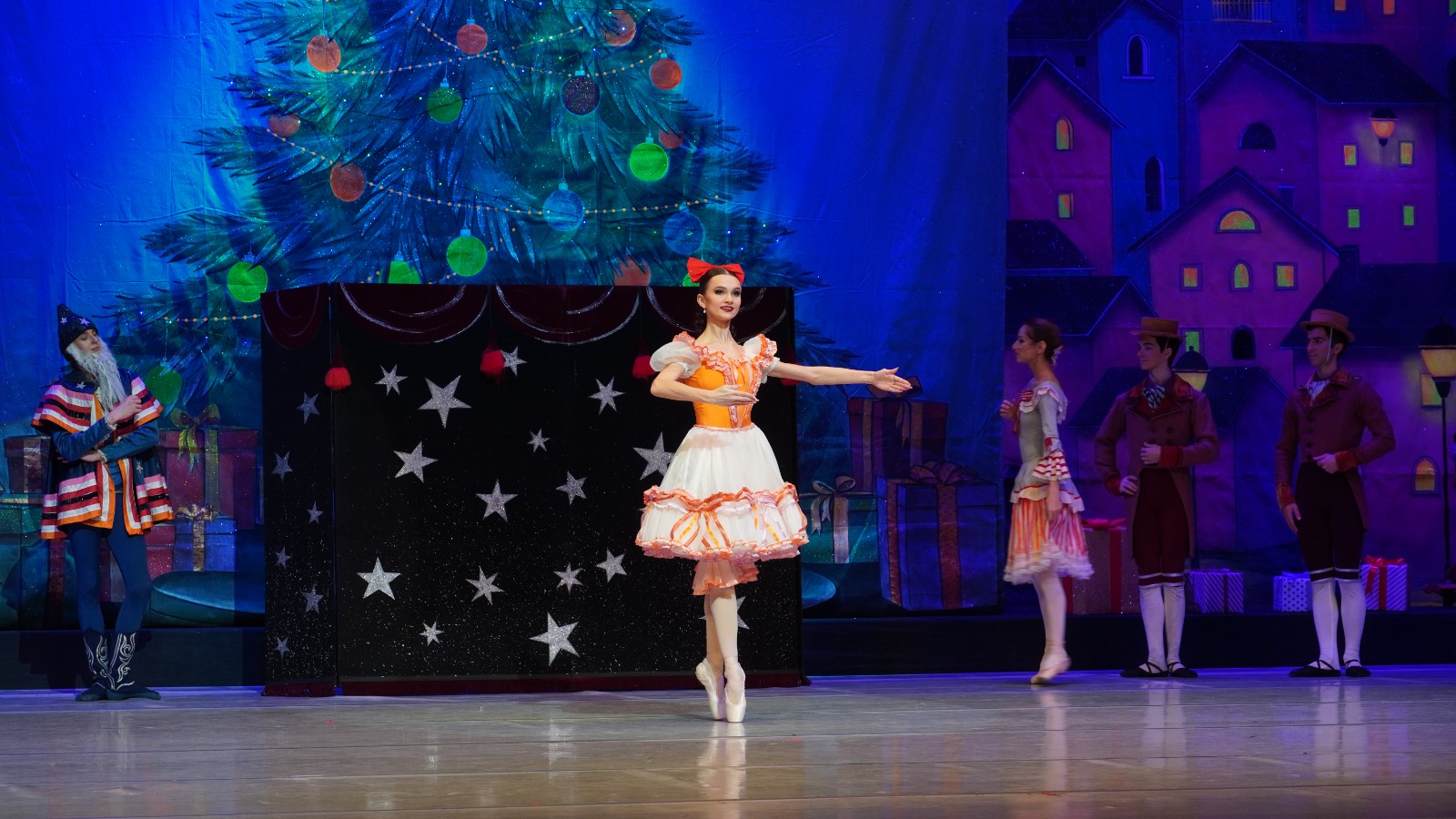 Новый год в Баку - фантастические танцы, торжество добра и исполнение заветных желаний (ФОТО)