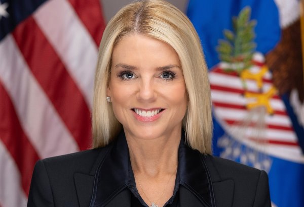 Генпрокурор США объявила о предъявлении обвинений Мадуро и его жене