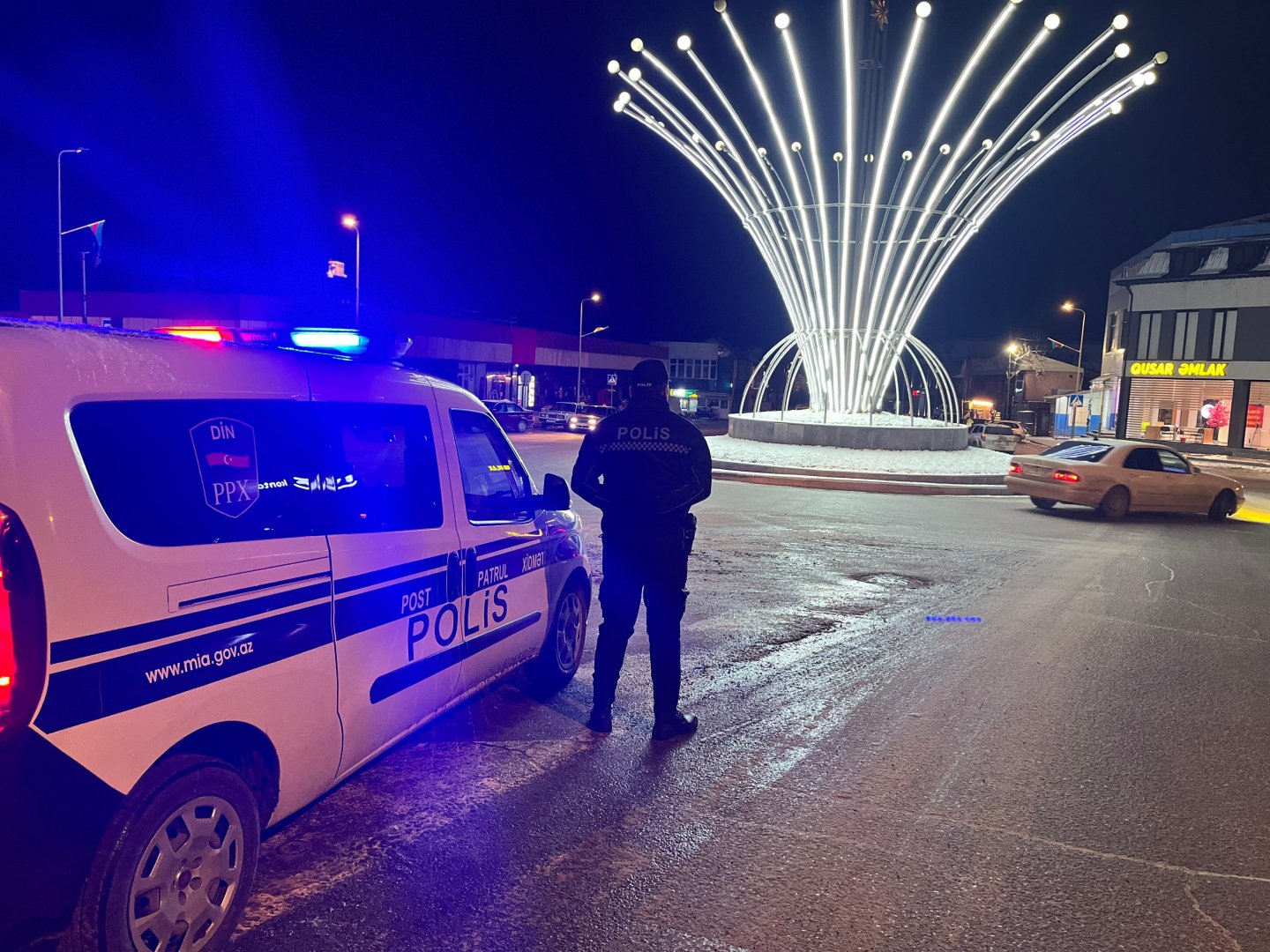 Полиция Азербайджана работает в непрерывном режиме в связи с погодными условиями (ФОТО)