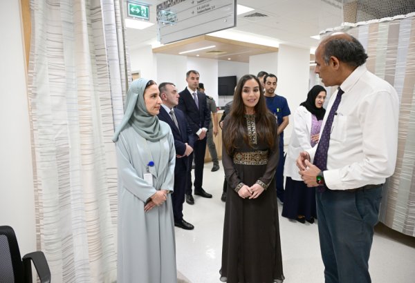 Вице-президент Фонда Гейдара Алиева Лейла Алиева посетила Центр комплексного лечения и исследований рака в Маскате (ФОТО)