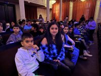 "Алиса в Стране чудес" в неоновом измерении: современная сценическая магия в Баку (ФОТО)