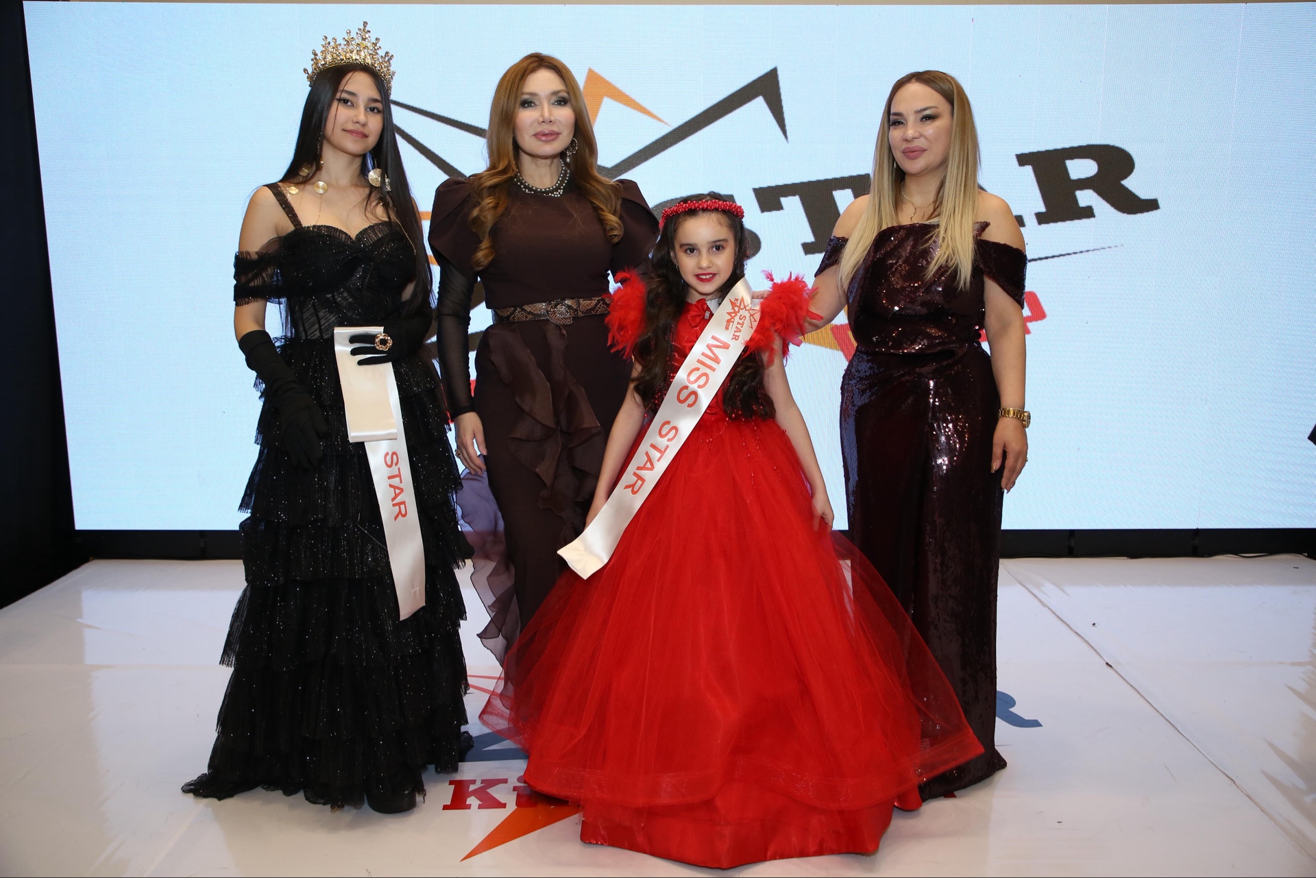 Новый год в Баку стартовал с красочного дефиле Azerbaijan Kids Fashion Show 2026 (ФОТО)
