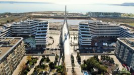 В Баку построен уникальный пешеходный мост (ФОТО)