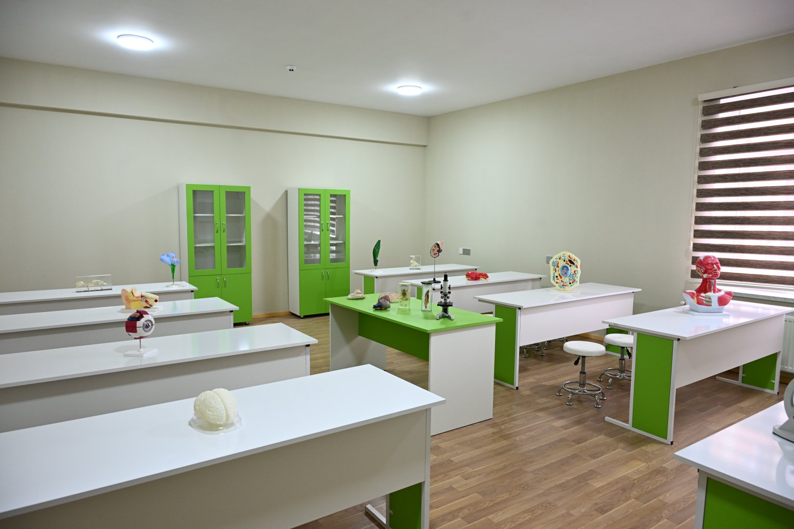 Сдана в пользование построенная по инициативе Фонда Гейдара Алиева школа в Уджаре (ФОТО)