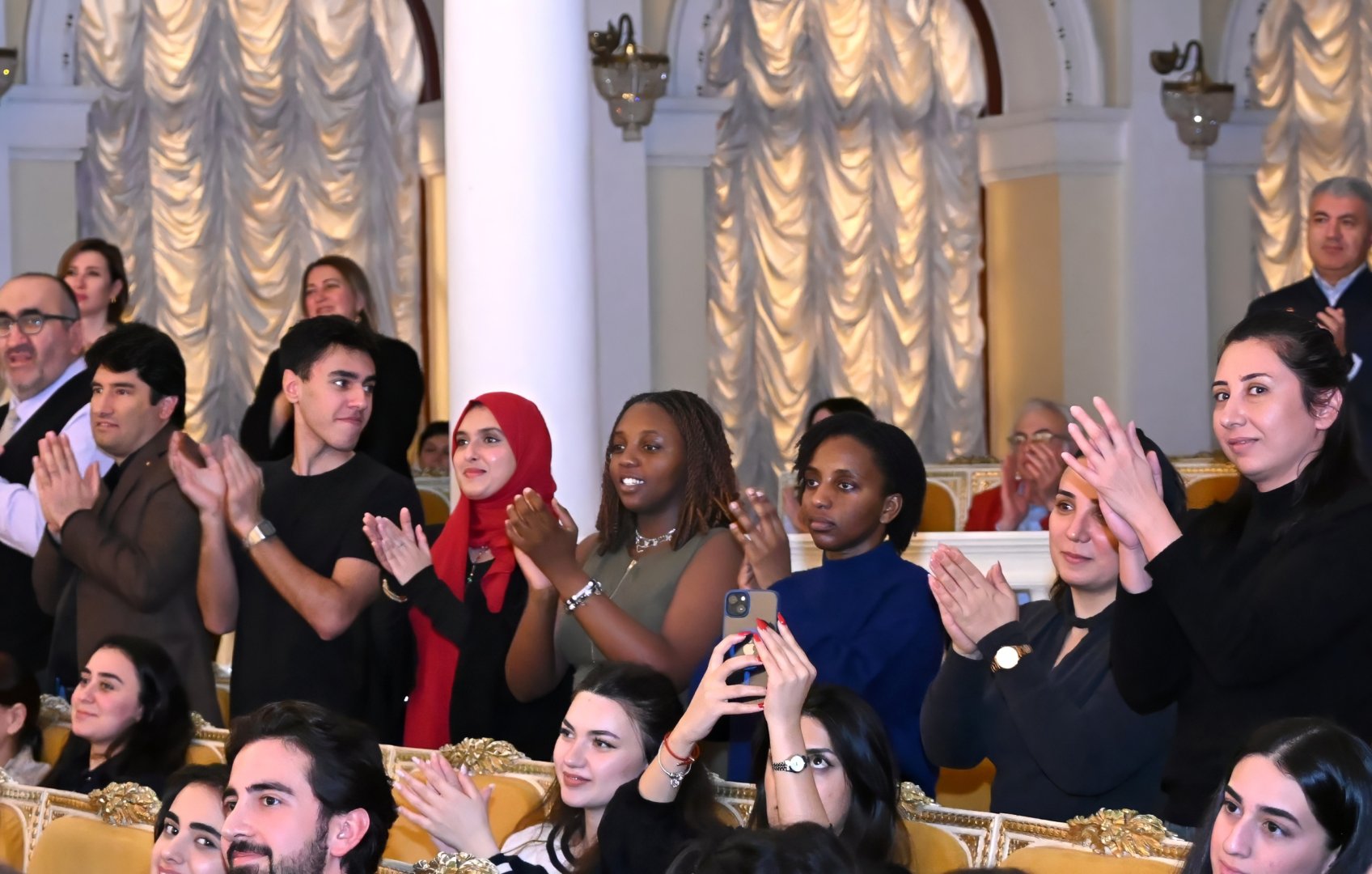 В Баку состоялся праздник симфонической музыки - в мир героических образов и сказочной фантазии (ФОТО)