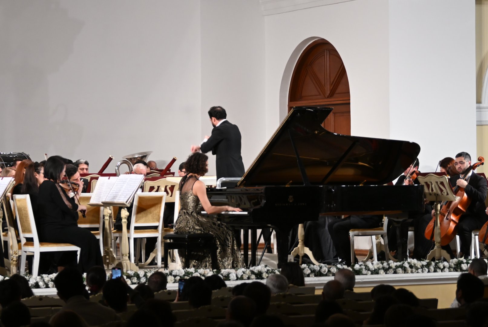 В Баку состоялся праздник симфонической музыки - в мир героических образов и сказочной фантазии (ФОТО)