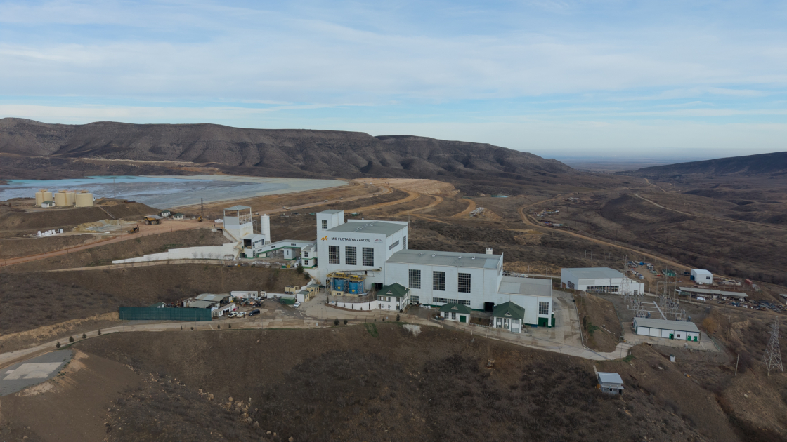 Президент Ильхам Алиев ознакомился с деятельностью горноперерабатывающего комплекса «Демирли» в селе Джанйатаг Агдеринского района (ФОТО)