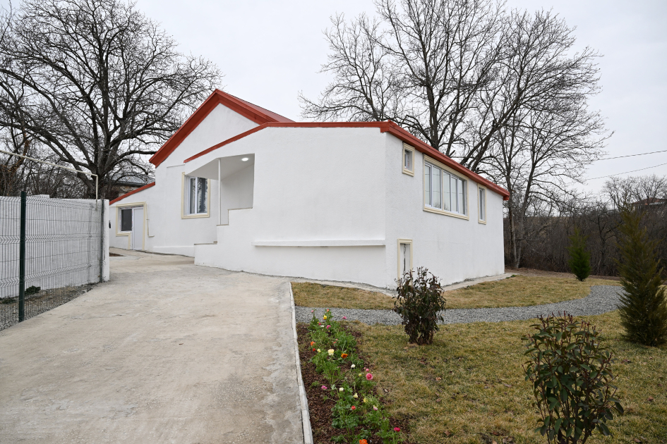 Президент Ильхам Алиев ознакомился с работами, проделанными в селе Чылдыран Агдеринского района (ФОТО)