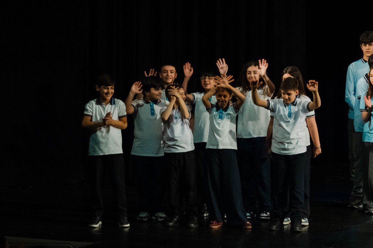 Когда школьный юмор на максимуме - Юниор Лига КВН в Баку (ФОТО)