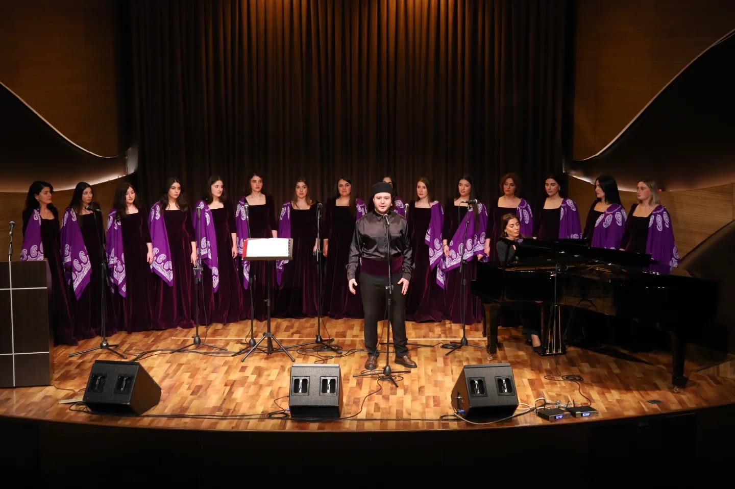 В честь 140-летия Узеира Гаджибейли представили почтовую марку и концерт (ФОТО)