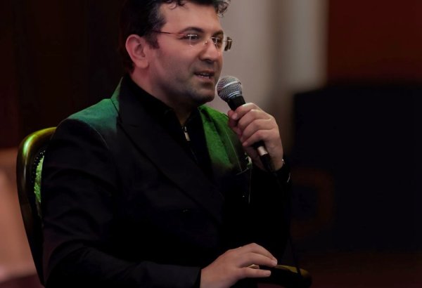 В Азербайджане стартовал проект "Искусство без границ" – первым гостем стал Эйюб Гулиев (ФОТО)