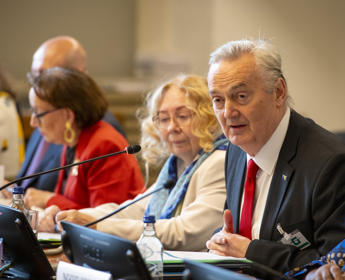 В Женеве в рамках заседания высокого уровня Международного центра Низами Гянджеви организованы дискуссии в связи с WUF13 (ФОТО)