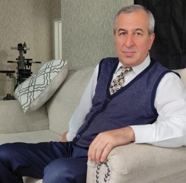 Актер театра и кино Адалят Абдулсамед отмечает юбилей - эмоциональное погружение в образы персонажей (ФОТО)