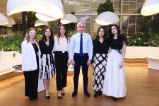 В Центре Гейдара Алиева состоялось открытие выставки Кэрол Фёрмен (ФОТО)