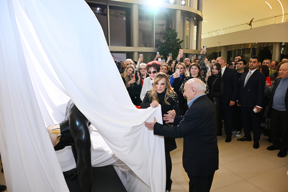 В Центре Гейдара Алиева состоялось открытие выставки Кэрол Фёрмен (ФОТО)