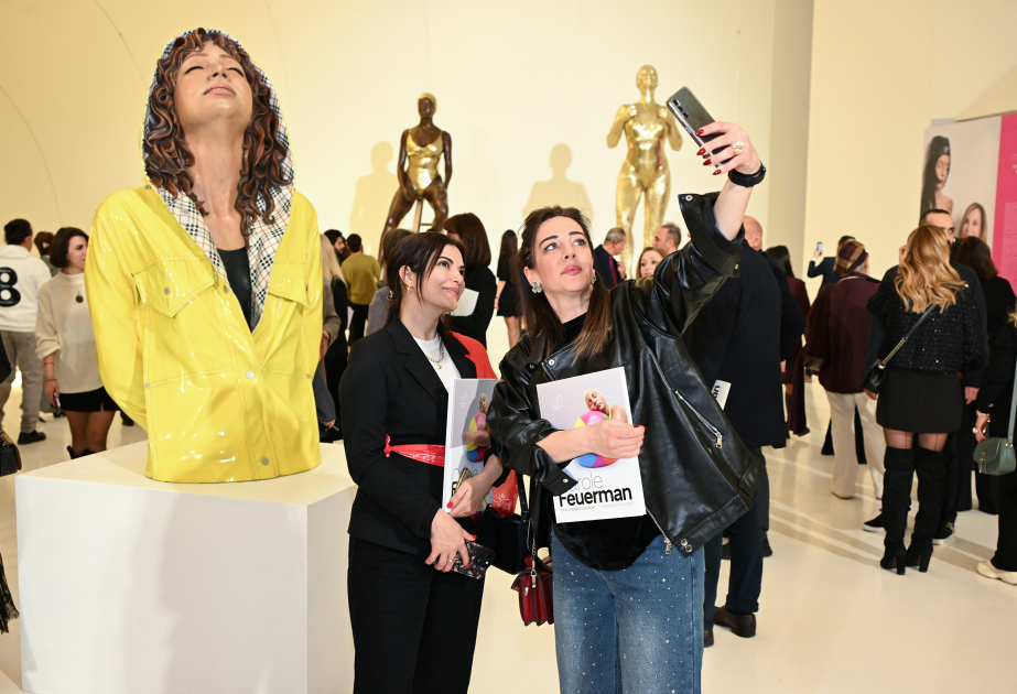 В Центре Гейдара Алиева состоялось открытие выставки Кэрол Фёрмен (ФОТО)